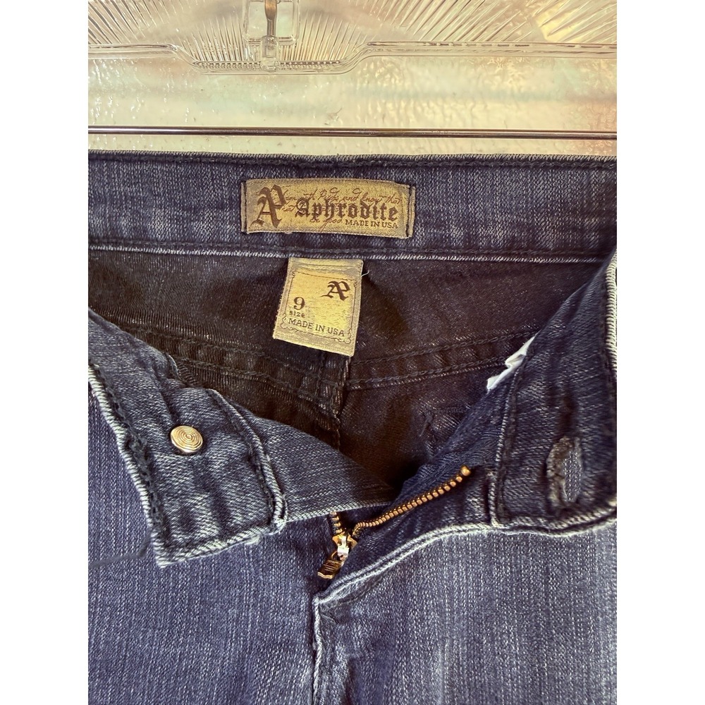 Aphrodite Women's Jeans Juniors Size 9 Blue 30x31 Dark Wash Distressed Made USA - Picture 8 of 9